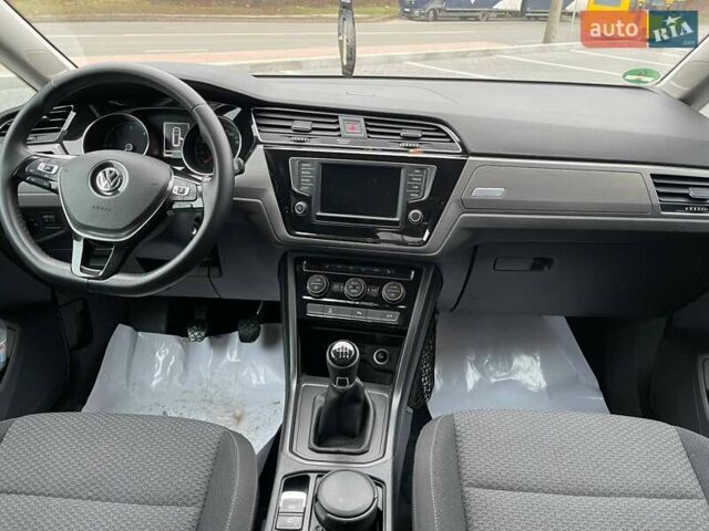 Серый Фольксваген Туран, объемом двигателя 1.97 л и пробегом 280 тыс. км за 14400 $, фото 32 на Automoto.ua