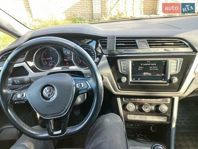 Серый Фольксваген Туран, объемом двигателя 1.6 л и пробегом 240 тыс. км за 14950 $, фото 7 на Automoto.ua