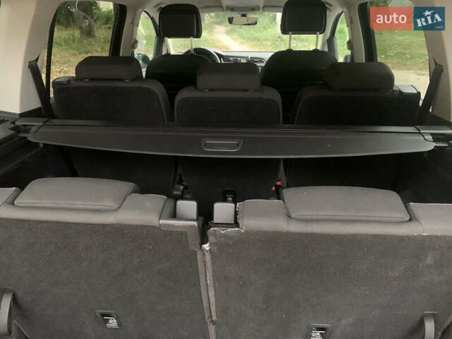 Серый Фольксваген Туран, объемом двигателя 1.6 л и пробегом 275 тыс. км за 14300 $, фото 19 на Automoto.ua