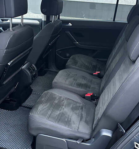 Сірий Фольксваген Туран, об'ємом двигуна 1.97 л та пробігом 317 тис. км за 15200 $, фото 11 на Automoto.ua