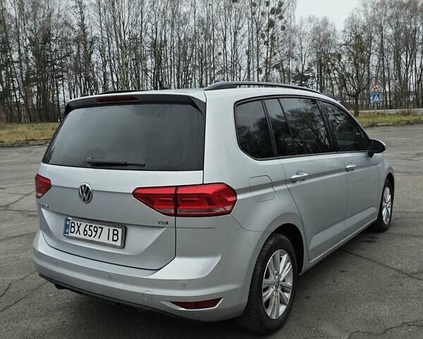 Серый Фольксваген Туран, объемом двигателя 1.6 л и пробегом 302 тыс. км за 13550 $, фото 11 на Automoto.ua