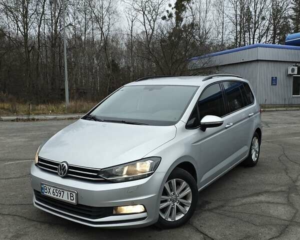 Серый Фольксваген Туран, объемом двигателя 1.6 л и пробегом 302 тыс. км за 13550 $, фото 2 на Automoto.ua