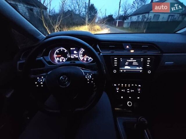 Серый Фольксваген Туран, объемом двигателя 1.6 л и пробегом 302 тыс. км за 13550 $, фото 48 на Automoto.ua