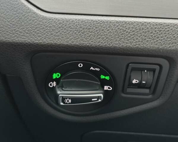 Серый Фольксваген Туран, объемом двигателя 1.6 л и пробегом 302 тыс. км за 13550 $, фото 31 на Automoto.ua