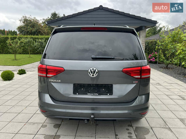 Серый Фольксваген Туран, объемом двигателя 1.6 л и пробегом 275 тыс. км за 14300 $, фото 5 на Automoto.ua
