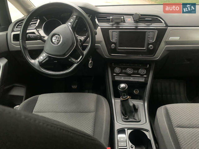 Серый Фольксваген Туран, объемом двигателя 1.6 л и пробегом 275 тыс. км за 14300 $, фото 21 на Automoto.ua