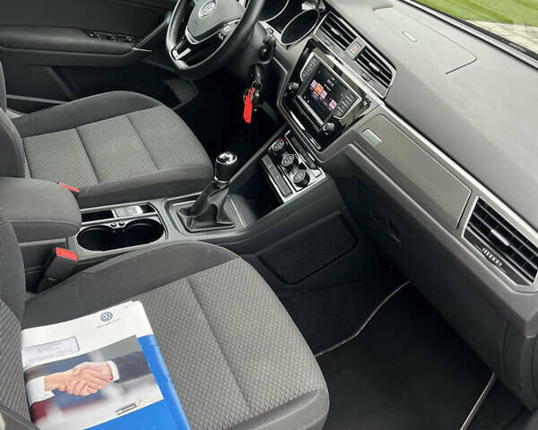 Серый Фольксваген Туран, объемом двигателя 1.6 л и пробегом 275 тыс. км за 14300 $, фото 9 на Automoto.ua