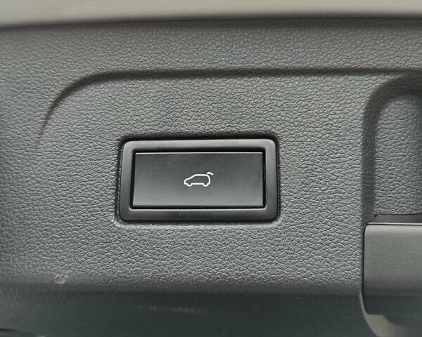 Серый Фольксваген Туран, объемом двигателя 1.6 л и пробегом 302 тыс. км за 13550 $, фото 26 на Automoto.ua