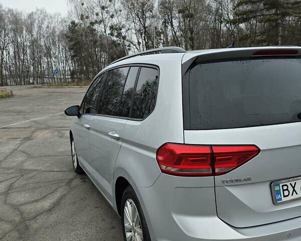 Серый Фольксваген Туран, объемом двигателя 1.6 л и пробегом 302 тыс. км за 13550 $, фото 8 на Automoto.ua