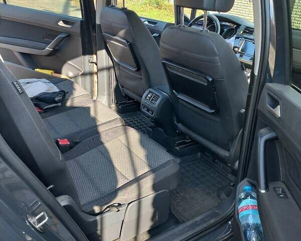 Серый Фольксваген Туран, объемом двигателя 1.6 л и пробегом 240 тыс. км за 14950 $, фото 17 на Automoto.ua