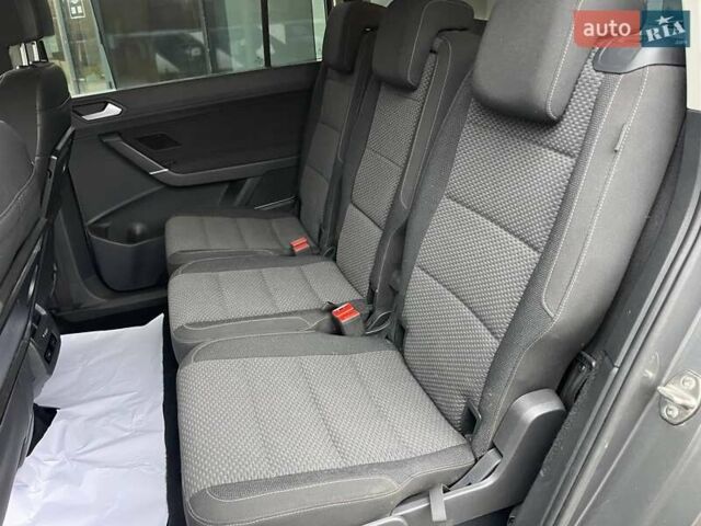 Серый Фольксваген Туран, объемом двигателя 1.97 л и пробегом 280 тыс. км за 14400 $, фото 44 на Automoto.ua