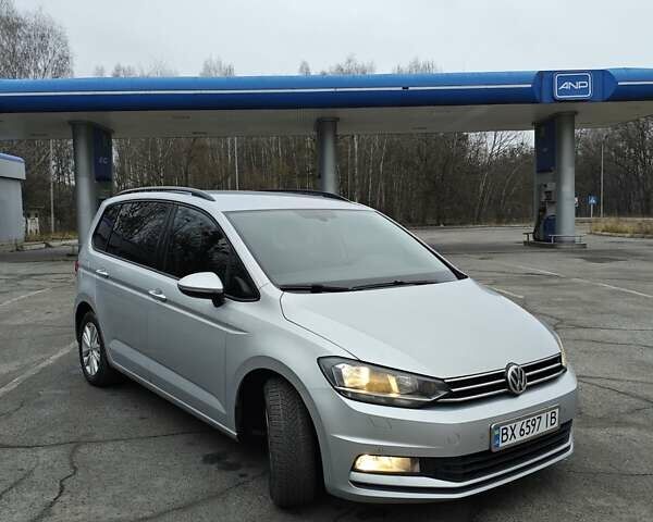 Серый Фольксваген Туран, объемом двигателя 1.6 л и пробегом 302 тыс. км за 13550 $, фото 4 на Automoto.ua