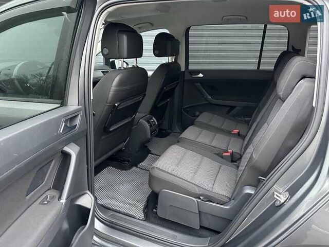 Серый Фольксваген Туран, объемом двигателя 1.6 л и пробегом 246 тыс. км за 14700 $, фото 6 на Automoto.ua