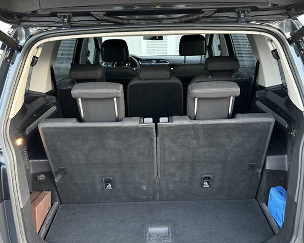 Сірий Фольксваген Туран, об'ємом двигуна 1.97 л та пробігом 268 тис. км за 16500 $, фото 11 на Automoto.ua