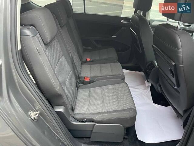 Серый Фольксваген Туран, объемом двигателя 1.97 л и пробегом 280 тыс. км за 14400 $, фото 47 на Automoto.ua