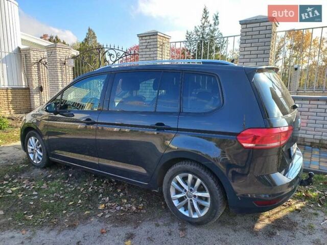 Серый Фольксваген Туран, объемом двигателя 1.6 л и пробегом 240 тыс. км за 14950 $, фото 2 на Automoto.ua