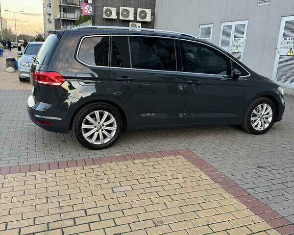 Сірий Фольксваген Туран, об'ємом двигуна 1.97 л та пробігом 268 тис. км за 16500 $, фото 2 на Automoto.ua