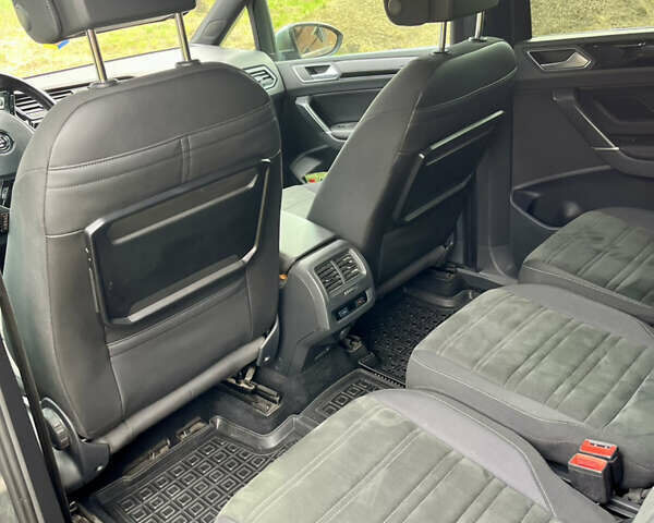 Сірий Фольксваген Туран, об'ємом двигуна 1.97 л та пробігом 279 тис. км за 18300 $, фото 6 на Automoto.ua