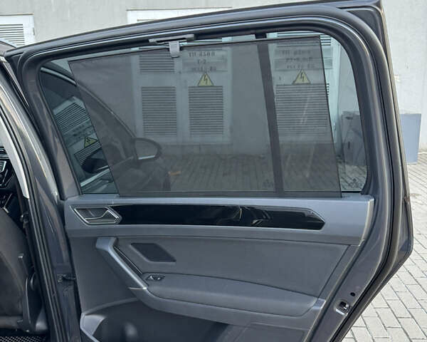 Сірий Фольксваген Туран, об'ємом двигуна 1.97 л та пробігом 268 тис. км за 16500 $, фото 15 на Automoto.ua