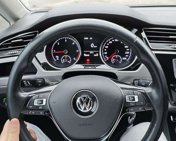 Серый Фольксваген Туран, объемом двигателя 1.6 л и пробегом 302 тыс. км за 13550 $, фото 41 на Automoto.ua