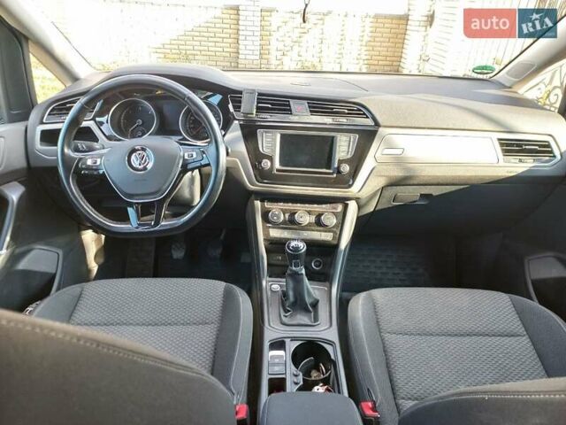 Серый Фольксваген Туран, объемом двигателя 1.6 л и пробегом 240 тыс. км за 14950 $, фото 9 на Automoto.ua