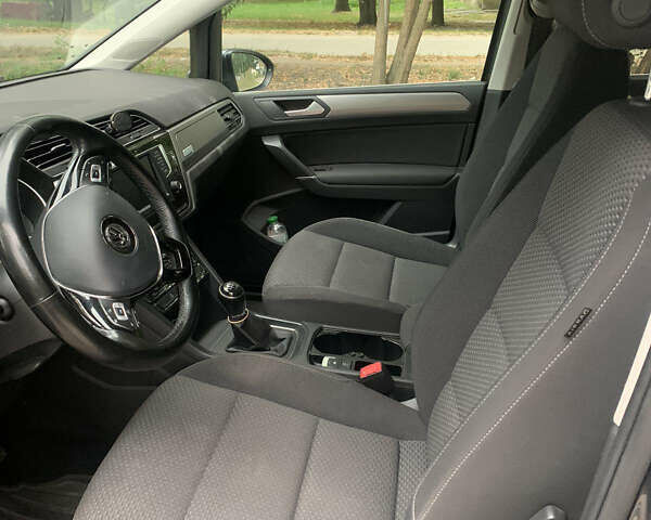 Серый Фольксваген Туран, объемом двигателя 1.6 л и пробегом 275 тыс. км за 14300 $, фото 22 на Automoto.ua