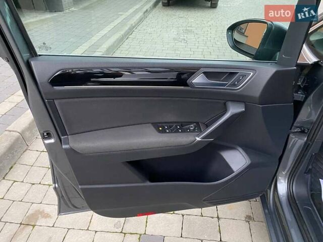 Серый Фольксваген Туран, объемом двигателя 1.97 л и пробегом 198 тыс. км за 20300 $, фото 42 на Automoto.ua