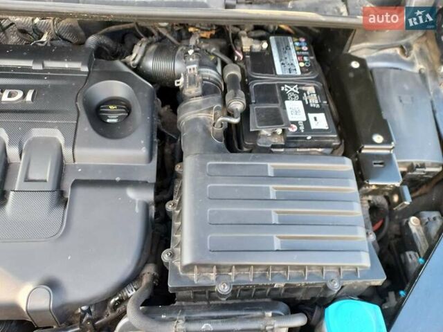 Серый Фольксваген Туран, объемом двигателя 1.6 л и пробегом 240 тыс. км за 14950 $, фото 30 на Automoto.ua