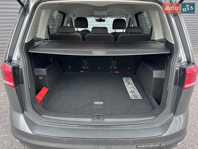 Серый Фольксваген Туран, объемом двигателя 1.6 л и пробегом 246 тыс. км за 14700 $, фото 7 на Automoto.ua