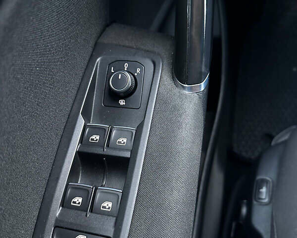 Сірий Фольксваген Туран, об'ємом двигуна 1.97 л та пробігом 317 тис. км за 15200 $, фото 20 на Automoto.ua