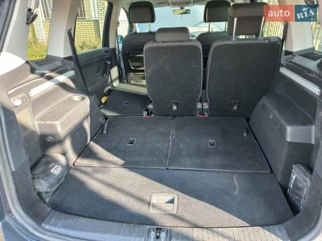 Серый Фольксваген Туран, объемом двигателя 1.6 л и пробегом 240 тыс. км за 14950 $, фото 20 на Automoto.ua