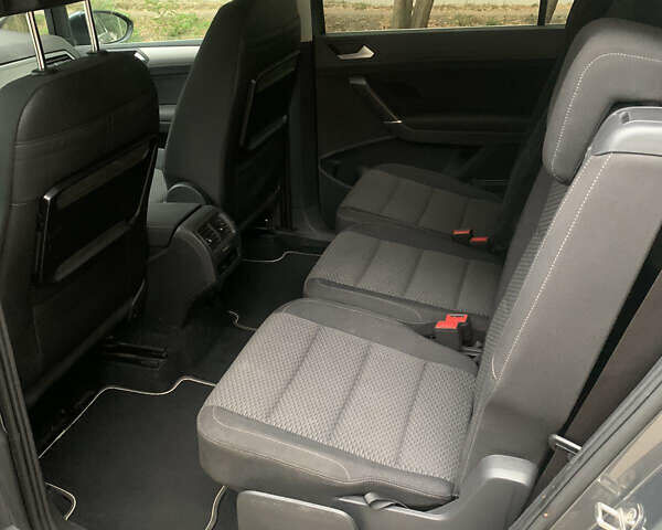 Серый Фольксваген Туран, объемом двигателя 1.6 л и пробегом 275 тыс. км за 14300 $, фото 20 на Automoto.ua