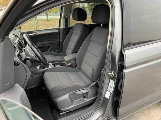 Серый Фольксваген Туран, объемом двигателя 1.6 л и пробегом 245 тыс. км за 16000 $, фото 5 на Automoto.ua