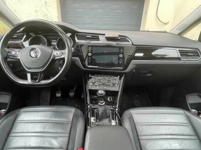 Серый Фольксваген Туран, объемом двигателя 1.6 л и пробегом 75 тыс. км за 9400 $, фото 3 на Automoto.ua