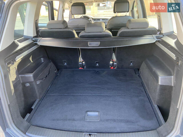 Серый Фольксваген Туран, объемом двигателя 1.6 л и пробегом 210 тыс. км за 16400 $, фото 13 на Automoto.ua