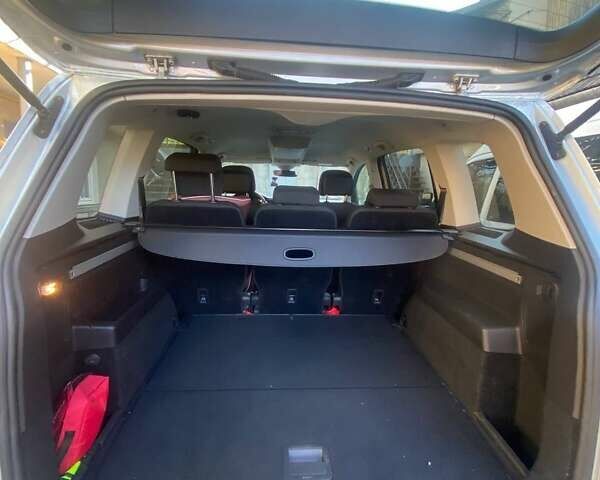 Серый Фольксваген Туран, объемом двигателя 2 л и пробегом 180 тыс. км за 19500 $, фото 13 на Automoto.ua