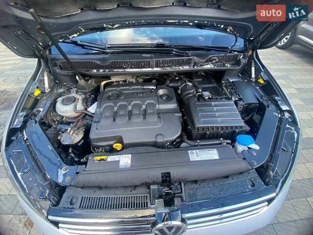 Серый Фольксваген Туран, объемом двигателя 2 л и пробегом 180 тыс. км за 19500 $, фото 2 на Automoto.ua