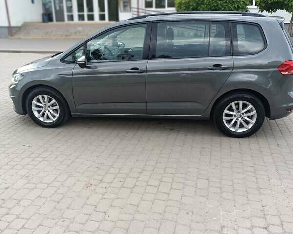 Серый Фольксваген Туран, объемом двигателя 1.6 л и пробегом 268 тыс. км за 15800 $, фото 20 на Automoto.ua