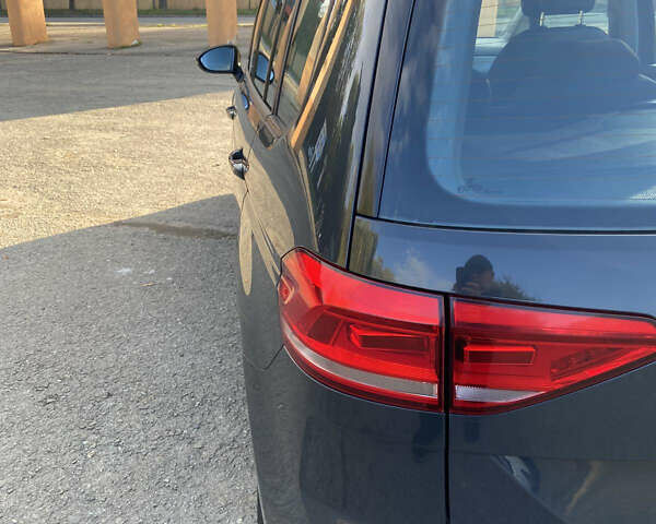 Серый Фольксваген Туран, объемом двигателя 1.6 л и пробегом 210 тыс. км за 16400 $, фото 6 на Automoto.ua