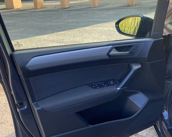 Серый Фольксваген Туран, объемом двигателя 1.6 л и пробегом 210 тыс. км за 16400 $, фото 45 на Automoto.ua