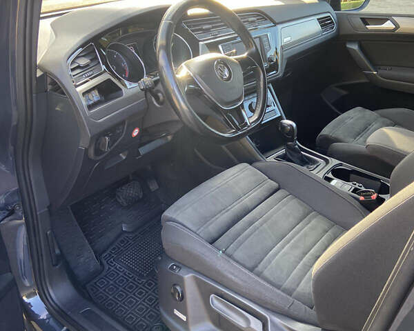 Серый Фольксваген Туран, объемом двигателя 1.6 л и пробегом 210 тыс. км за 16400 $, фото 8 на Automoto.ua