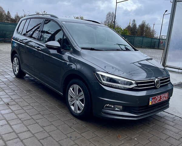 Серый Фольксваген Туран, объемом двигателя 1.6 л и пробегом 250 тыс. км за 16750 $, фото 5 на Automoto.ua