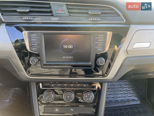 Серый Фольксваген Туран, объемом двигателя 1.6 л и пробегом 210 тыс. км за 16400 $, фото 23 на Automoto.ua