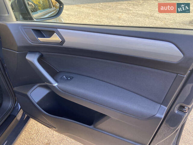 Серый Фольксваген Туран, объемом двигателя 1.6 л и пробегом 210 тыс. км за 16400 $, фото 19 на Automoto.ua