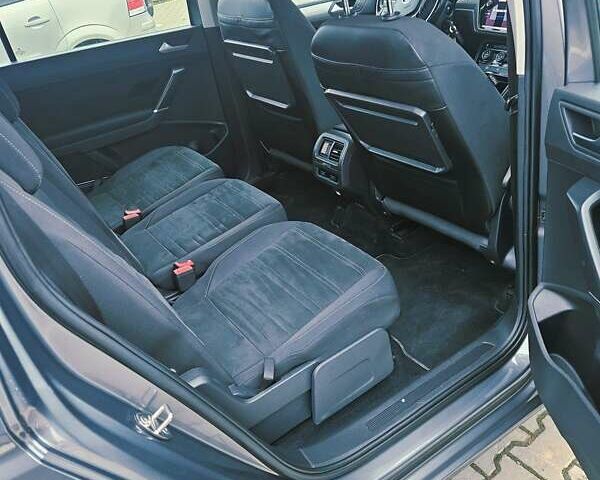 Серый Фольксваген Туран, объемом двигателя 1.97 л и пробегом 220 тыс. км за 18300 $, фото 12 на Automoto.ua