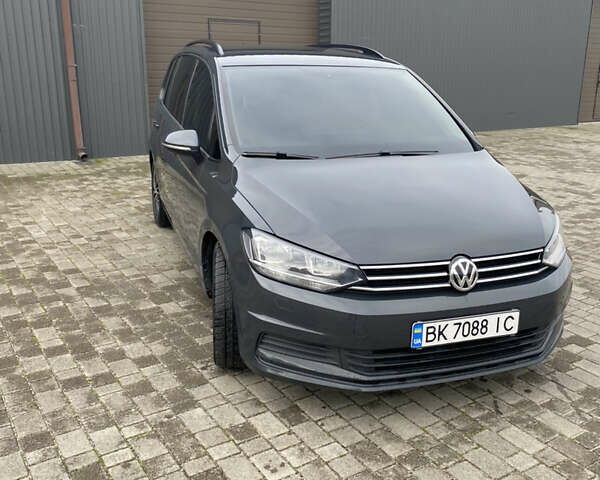 Сірий Фольксваген Туран, об'ємом двигуна 1.97 л та пробігом 285 тис. км за 16300 $, фото 1 на Automoto.ua