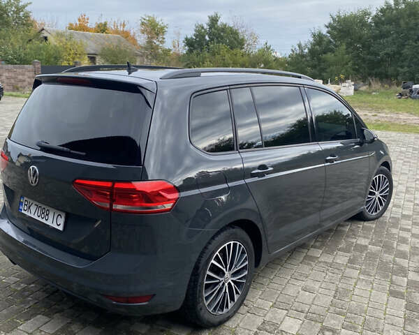 Сірий Фольксваген Туран, об'ємом двигуна 1.97 л та пробігом 285 тис. км за 16300 $, фото 5 на Automoto.ua