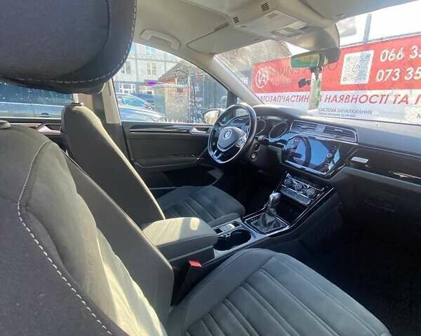 Серый Фольксваген Туран, объемом двигателя 2 л и пробегом 180 тыс. км за 19500 $, фото 5 на Automoto.ua