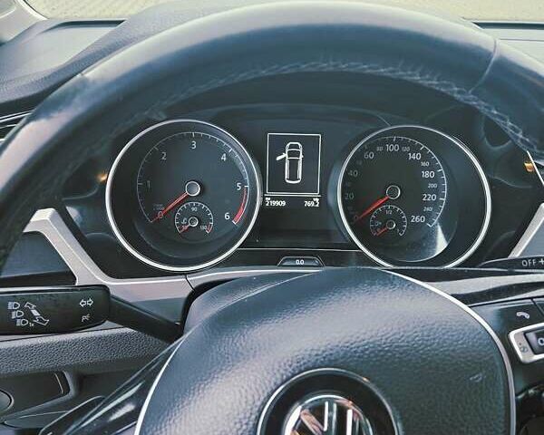 Серый Фольксваген Туран, объемом двигателя 1.97 л и пробегом 220 тыс. км за 18300 $, фото 8 на Automoto.ua