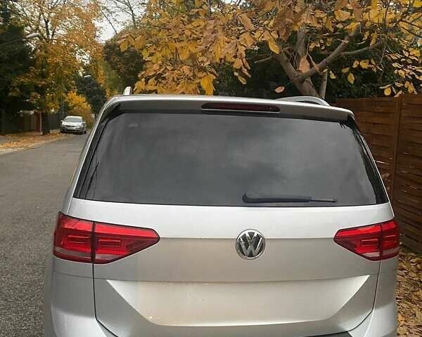 Серый Фольксваген Туран, объемом двигателя 2 л и пробегом 180 тыс. км за 19500 $, фото 14 на Automoto.ua